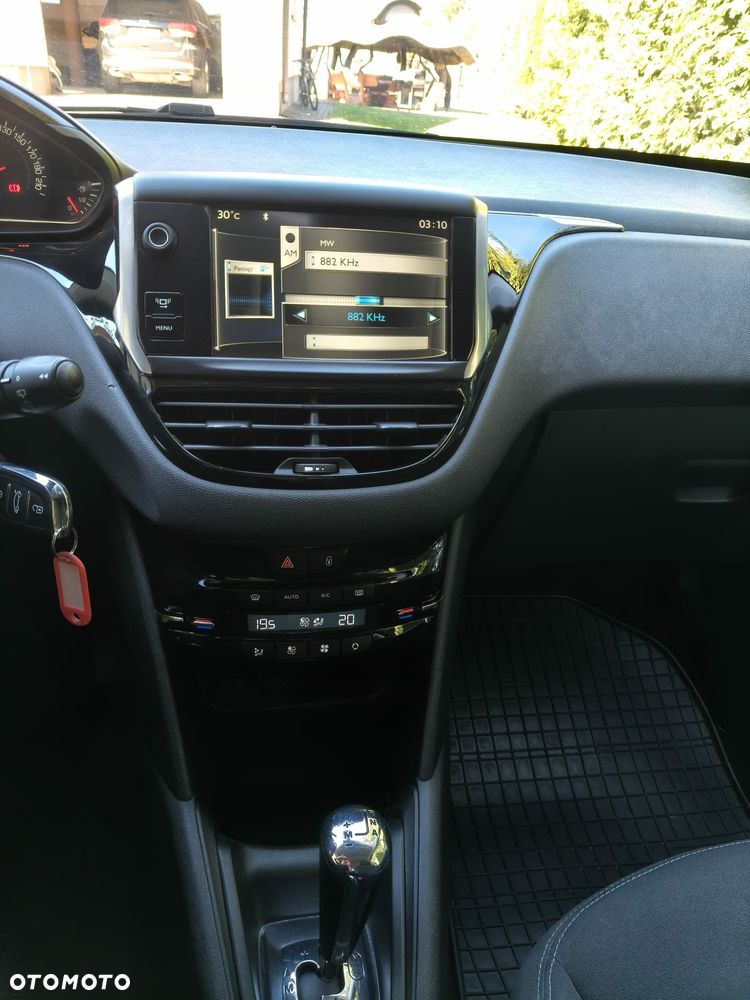 Peugeot 208 - 9
