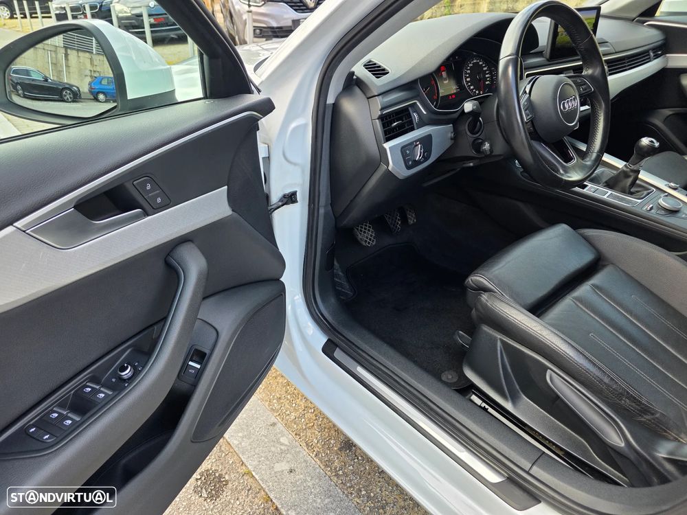 Audi A4 2.0 TDI Business Line Sport - 11