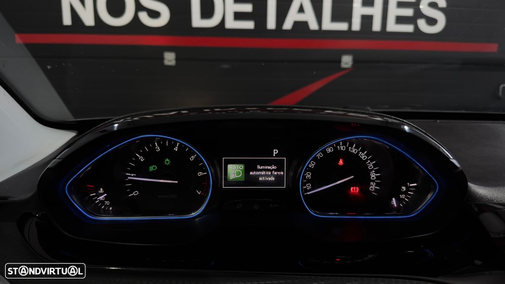 Peugeot 2008 PureTech 110 GPF Stop&Start EAT6 Allure - 18