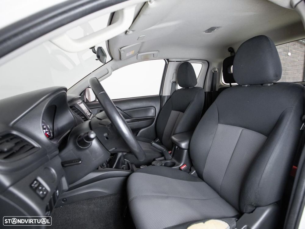 Mitsubishi L200 2.4 DI-D CLUB CAB INVITE 3L 4WD - 8