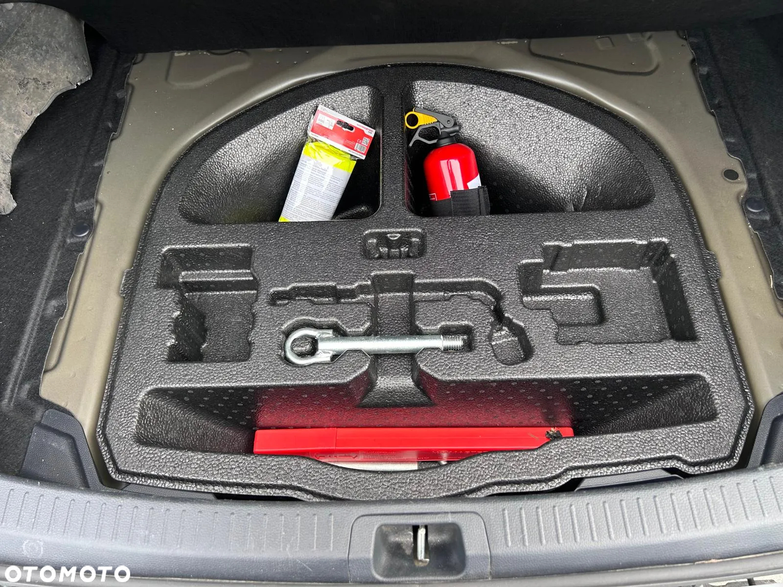 Toyota Corolla 1.8 Hybrid Comfort - 26