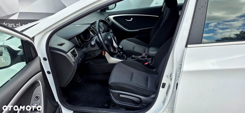 Hyundai i30 1.4 Premiere Comfort - 17