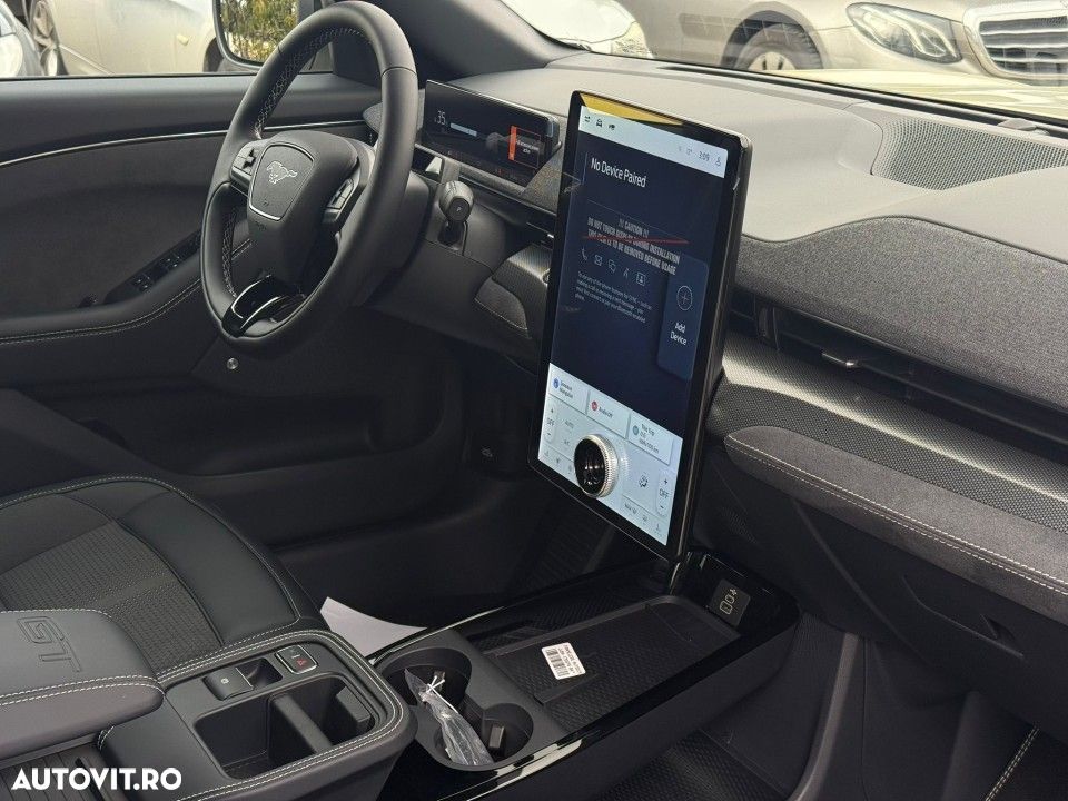 Ford Mustang Mach-E - 12