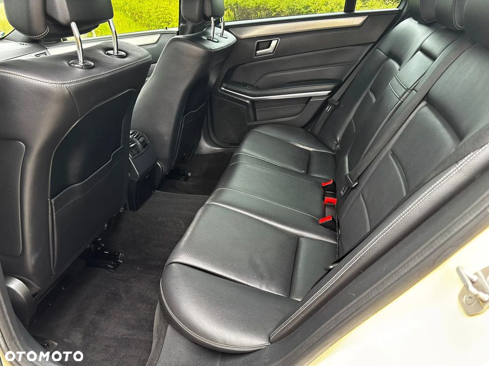 Mercedes-Benz Klasa E 220 BlueTEC 4Matic 7G-TRONIC Avantgarde - 11
