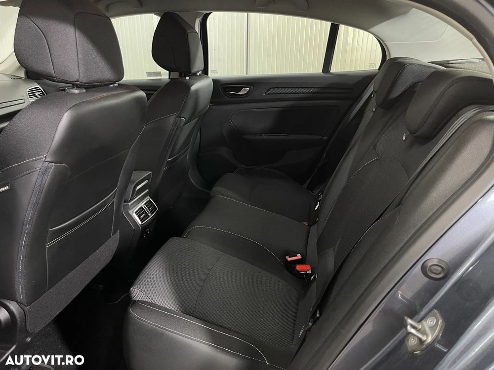 Renault Megane TCe 140 EDC GPF Equilibre - 12