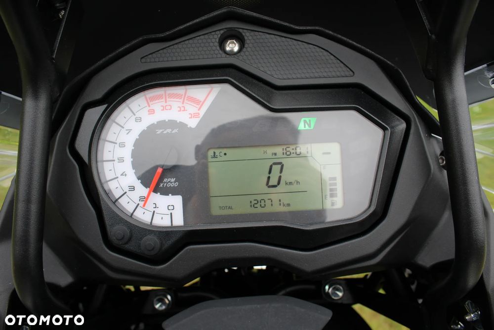 Benelli TRK 502 - 11