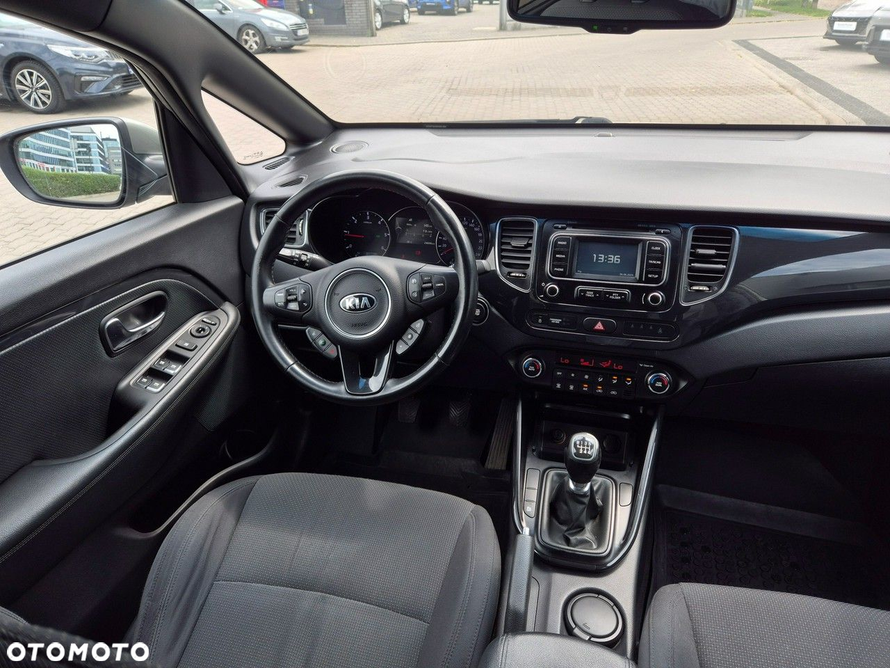 Kia Carens - 18