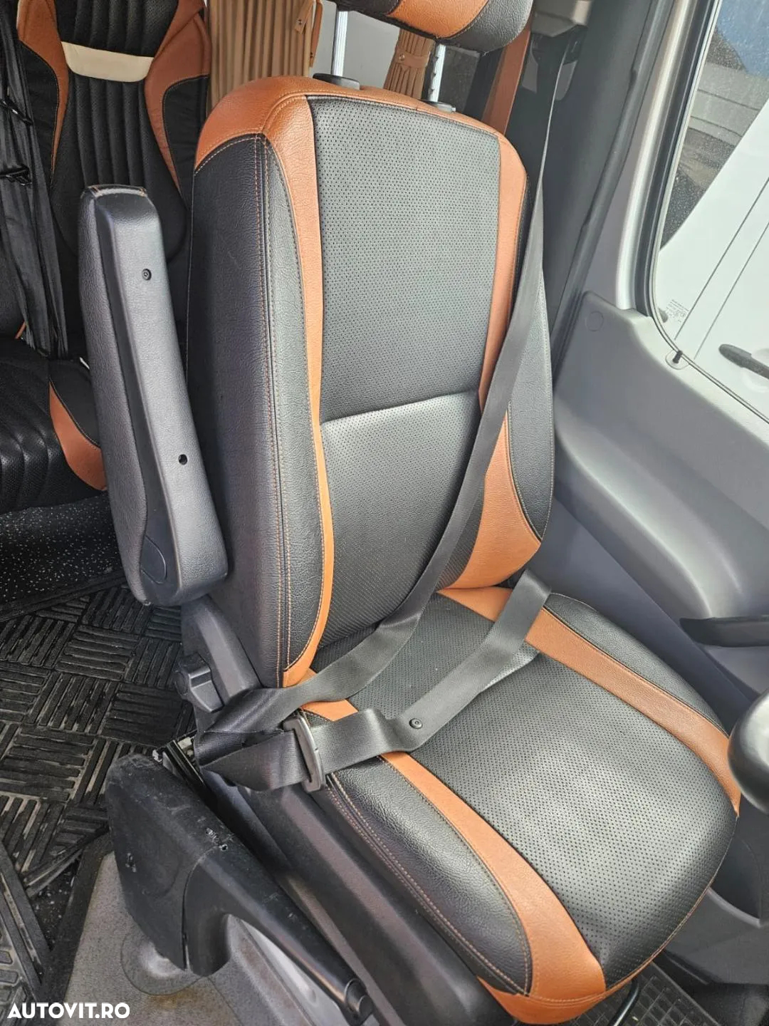 Mercedes-Benz Sprinter 416 CDI 18 locuri - 7