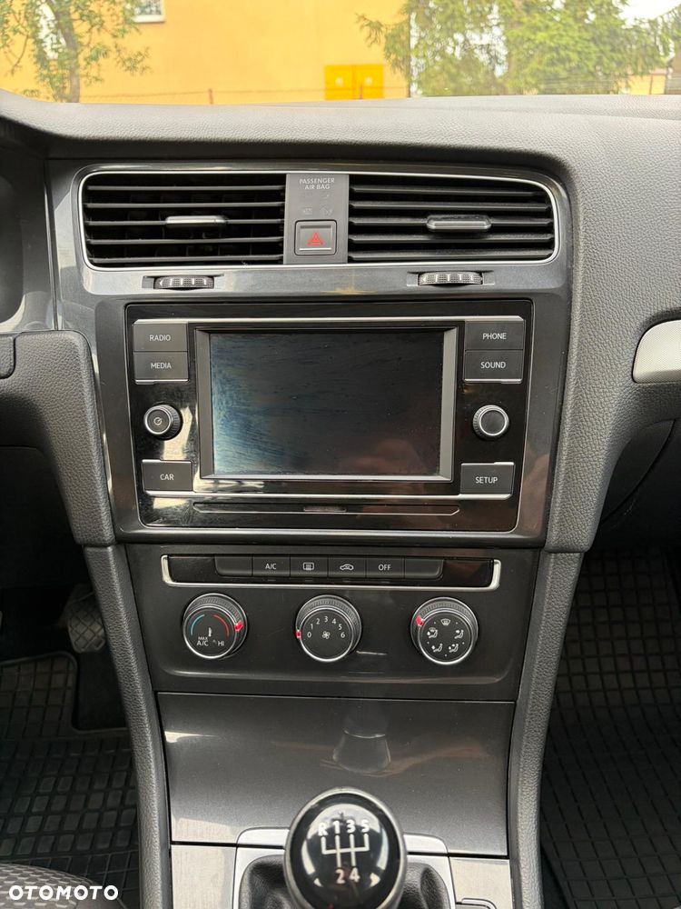 Volkswagen Golf - 15