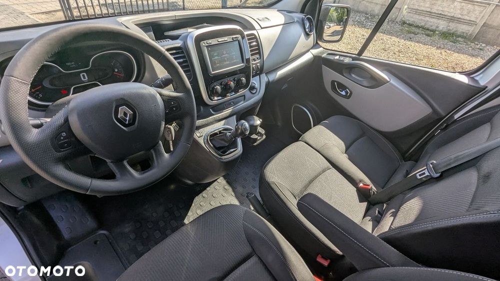 Renault Trafic - 16