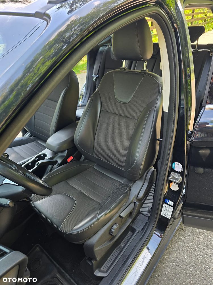 Ford Kuga 2.0 TDCi 2x4 Titanium - 21