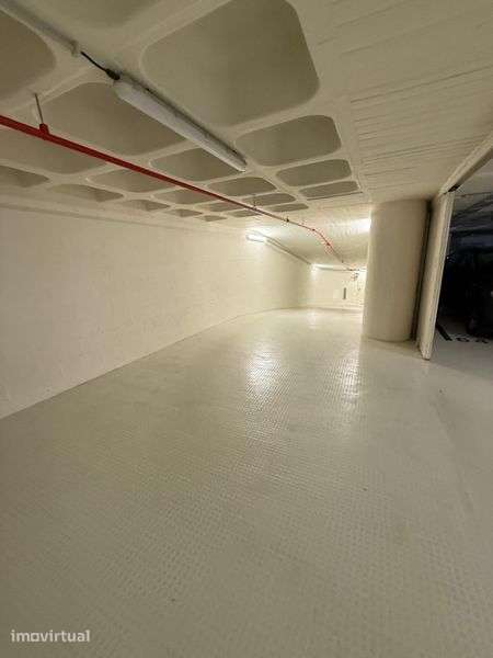 Vendo lugar de garagem na Avenida 5 de Outubro - Grande imagem: 5/5