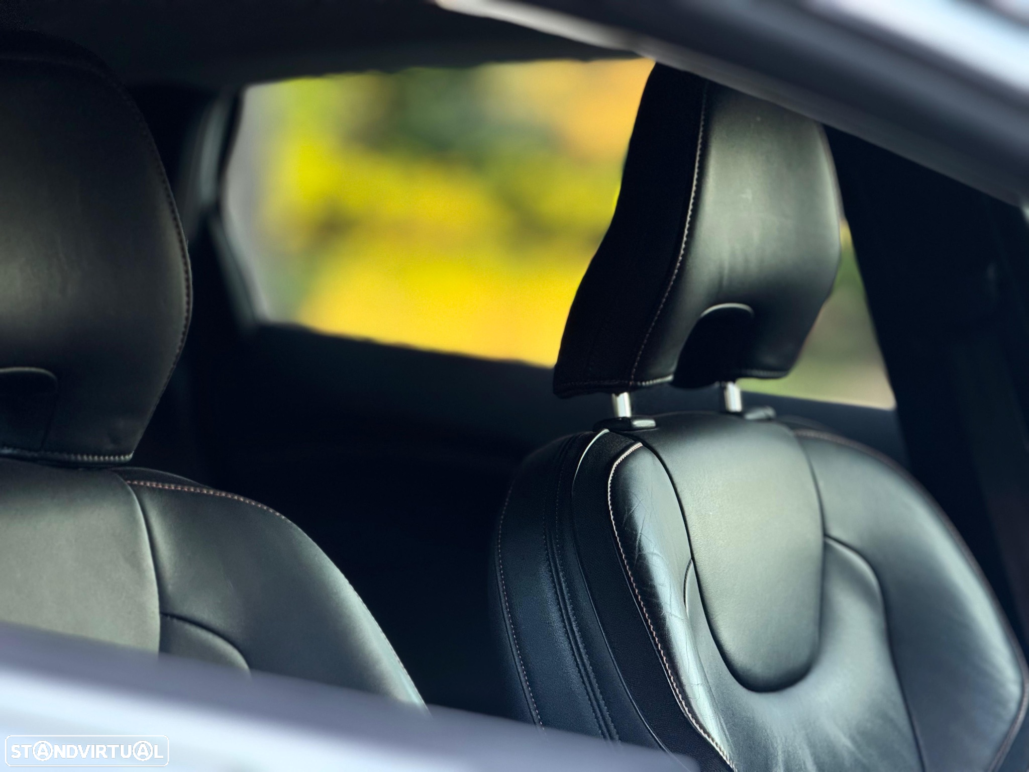 Volvo V40 1.6 D2 R-Design Momentum - 5