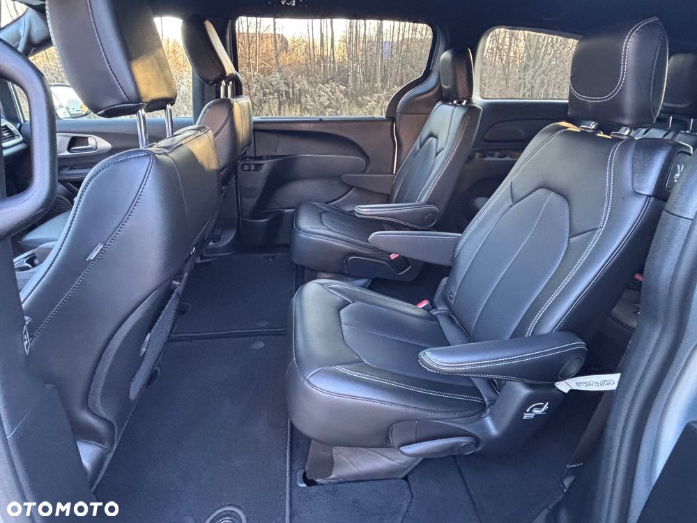 Chrysler Pacifica - 18