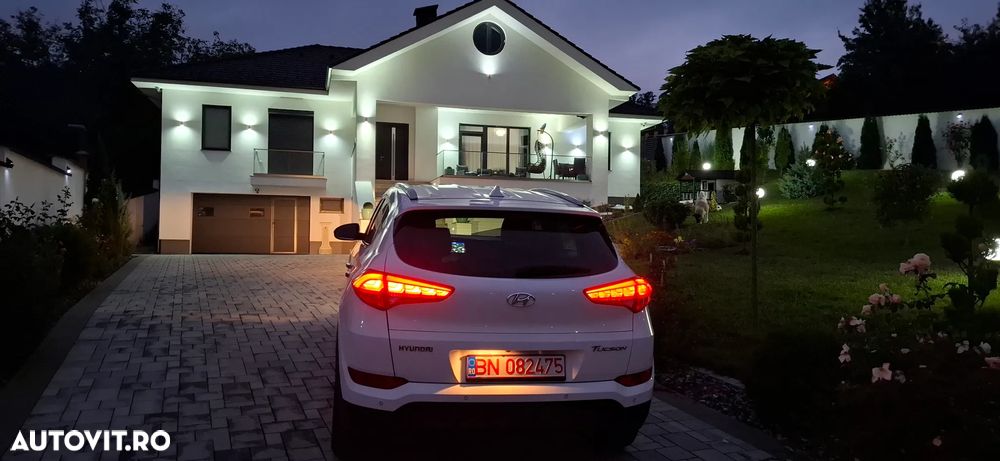 Hyundai Tucson blue 1.7 CRDi 2WD Intro Edition - 36