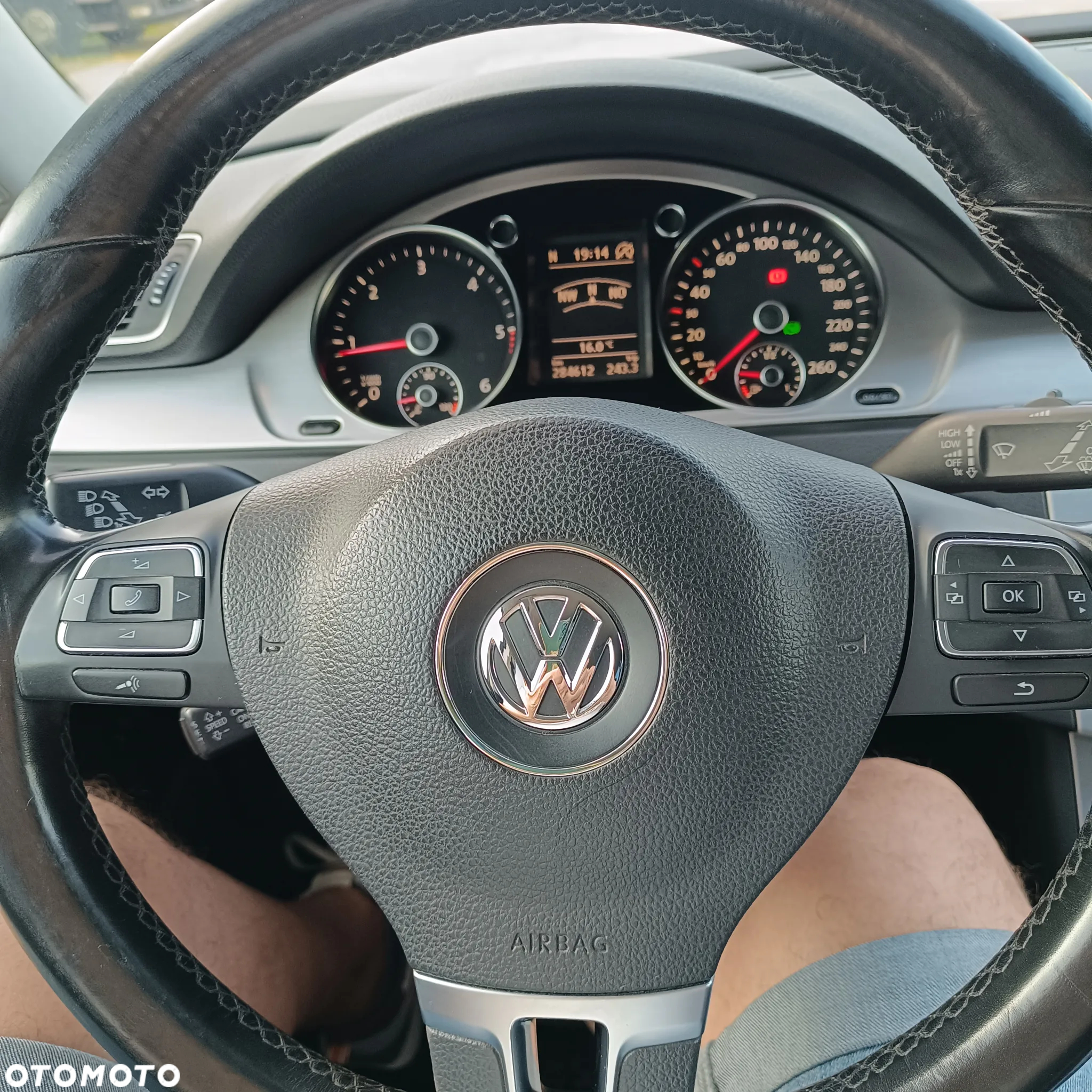 Volkswagen Passat 2.0 TDI Comfortline DSG - 15