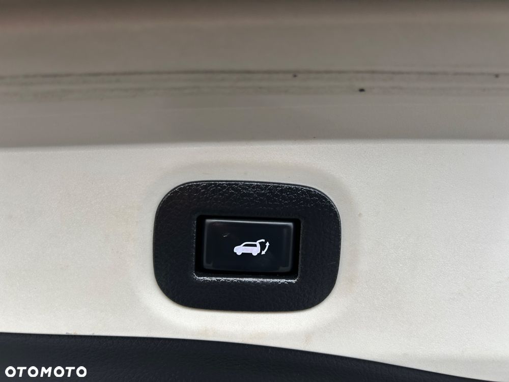 Nissan X-Trail 1.6 DCi N-Connecta 4WD 7os - 39