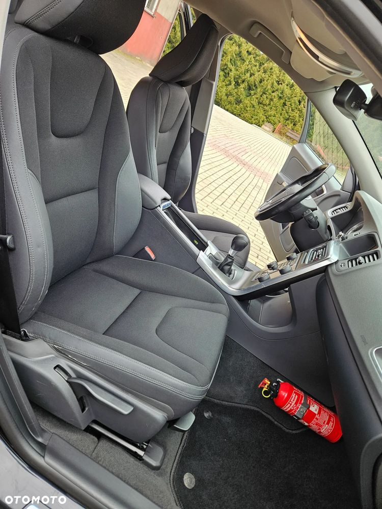 Volvo V60 D2 Kinetic - 29