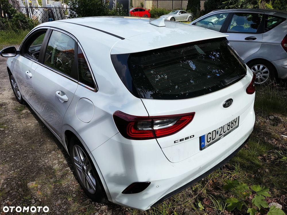 Kia Ceed - 4