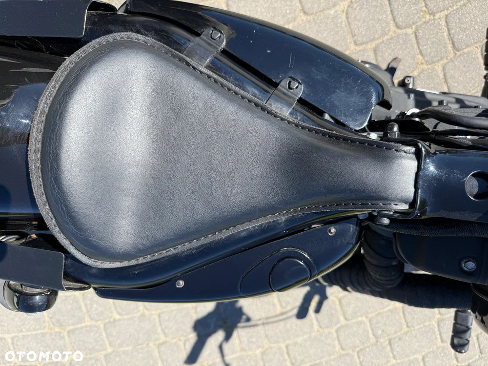 Harley-Davidson Sportster Iron 883 - 25