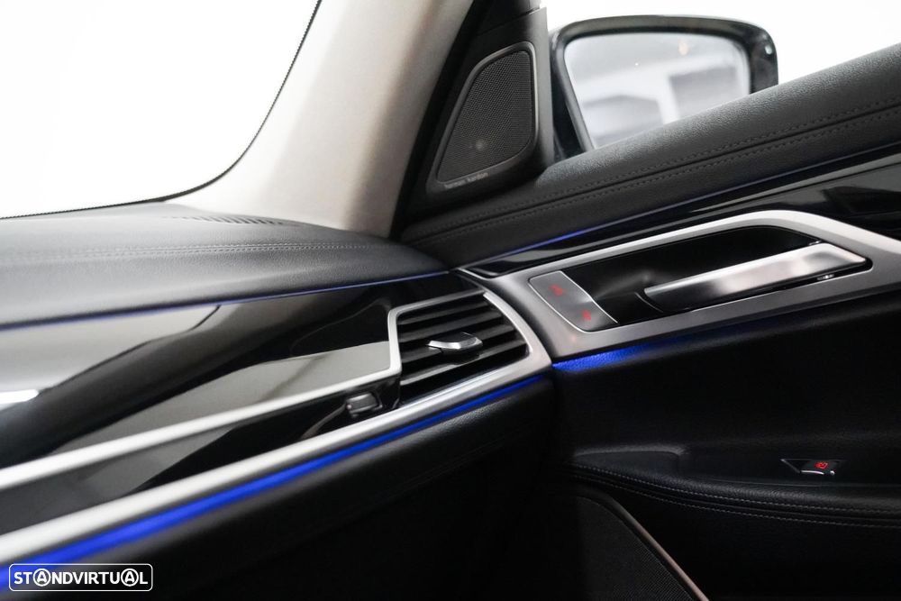 BMW 730 d Pack M Auto - 23