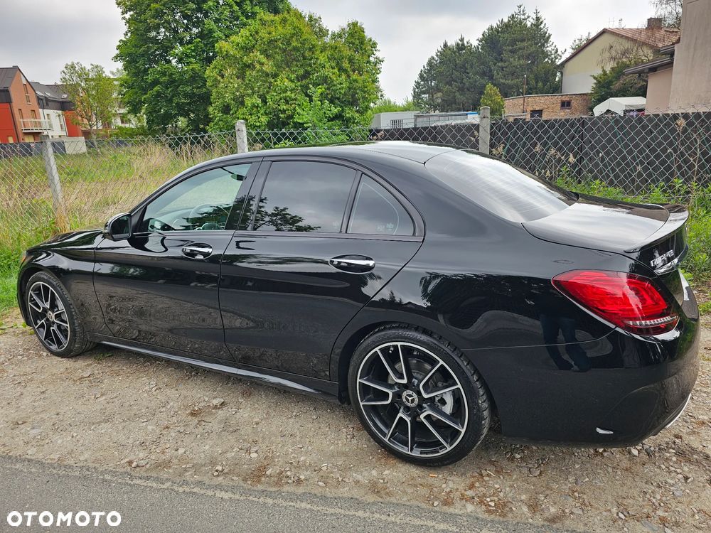Mercedes-Benz Klasa C 300 4MATIC 9G-TRONIC - 2