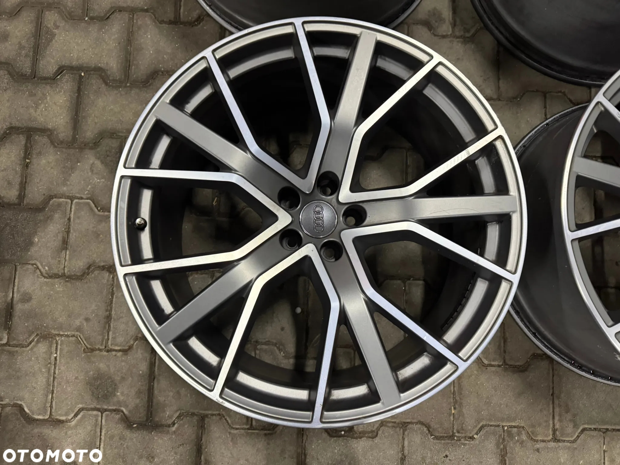 Audi Q7 Q8 4M felgi alufelgi oryginał 22" 4M0601025CG 10J ET26 - 5