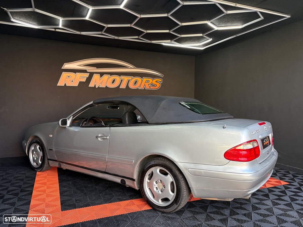 Mercedes-Benz CLK 230 - 25