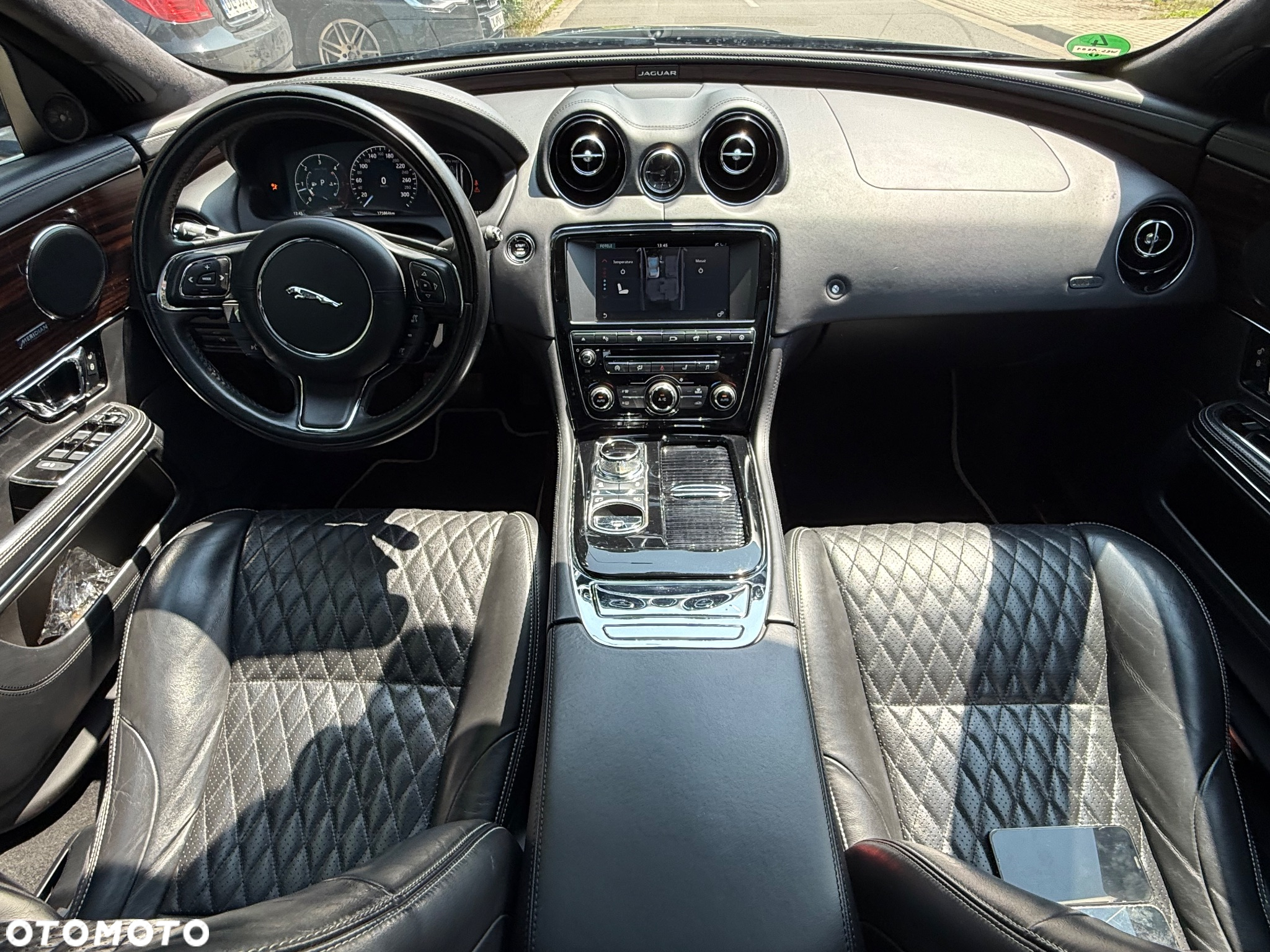 Jaguar XJ 3.0 V6 Diesel Portfolio - 13