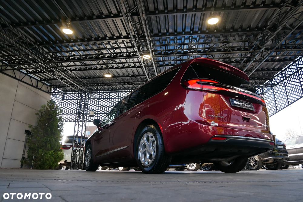 Chrysler Pacifica - 39