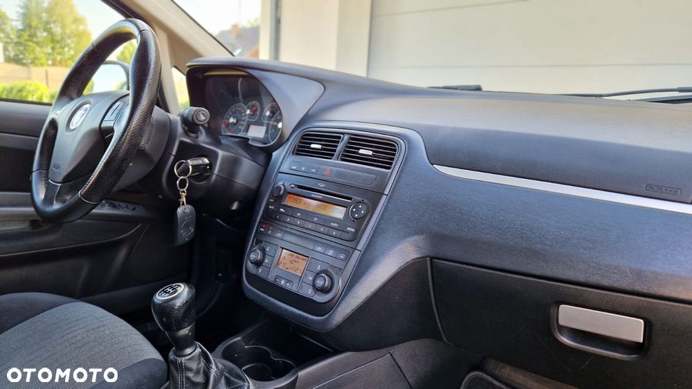 Fiat Grande Punto - 9