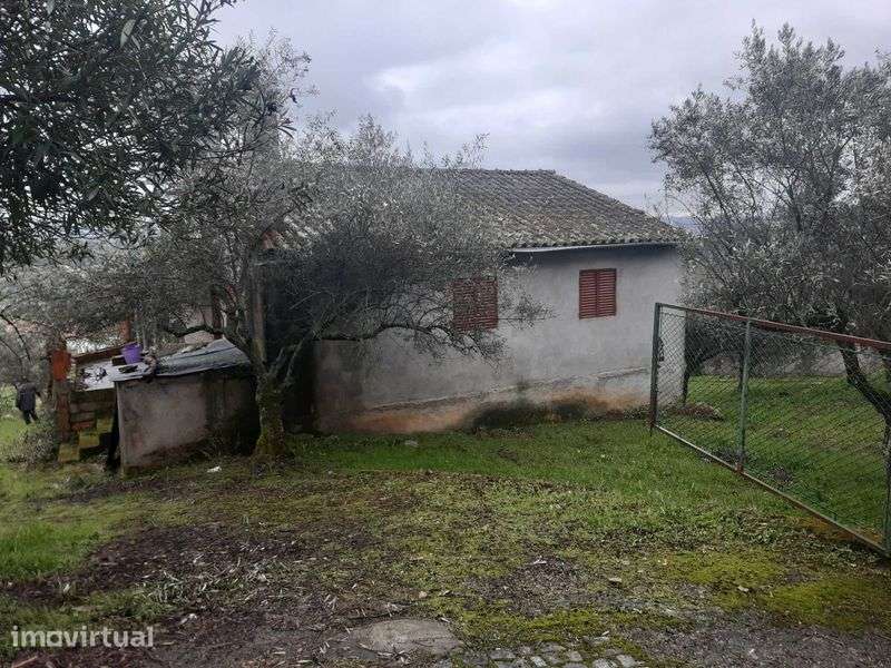 Casa de aldeia para restauro - Grande imagem: 3/12