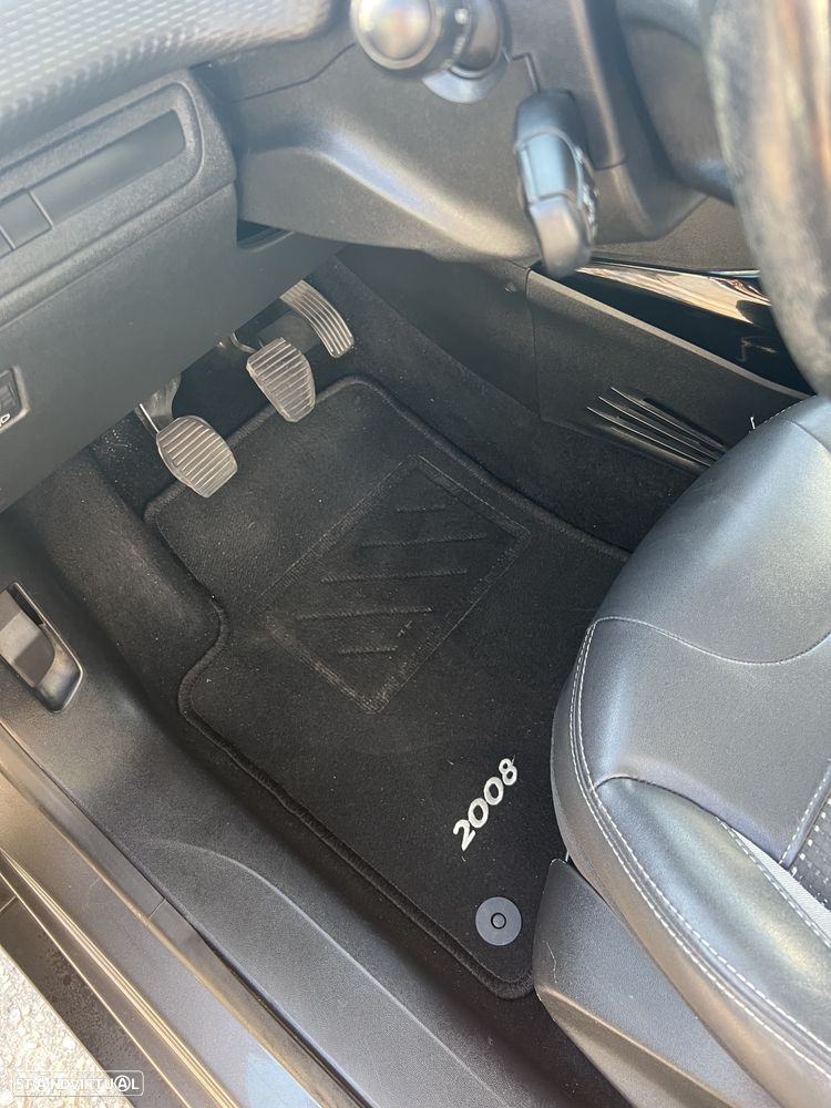 Peugeot 2008 1.2 PureTech Allure - 9