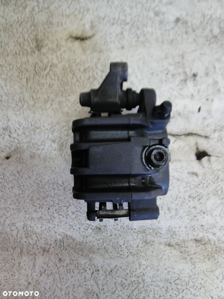 HONDA CBR 600F F3 ZACISK HAMULCOWY PRAWY PRZÓD PRZEDNI 94-98r EUROPA - 1