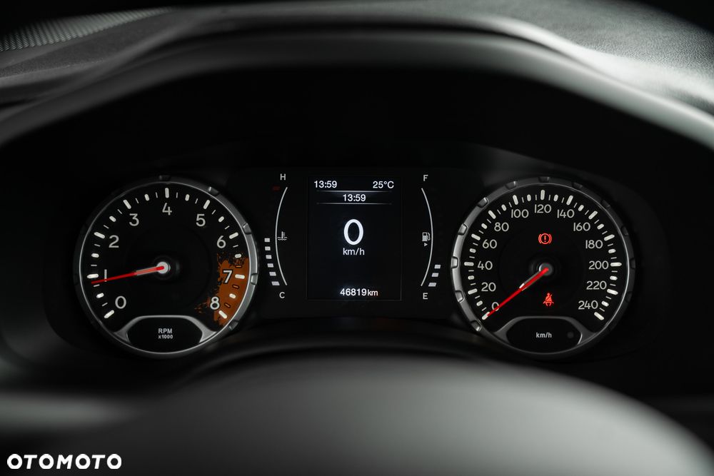 Jeep Renegade 1.6 E-TorQ Sport FWD - 38