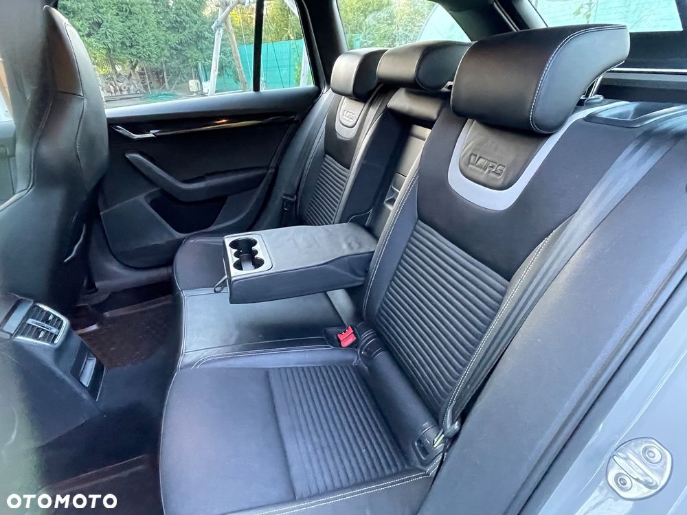 Skoda Octavia 2.0 TDI DSG RS - 15