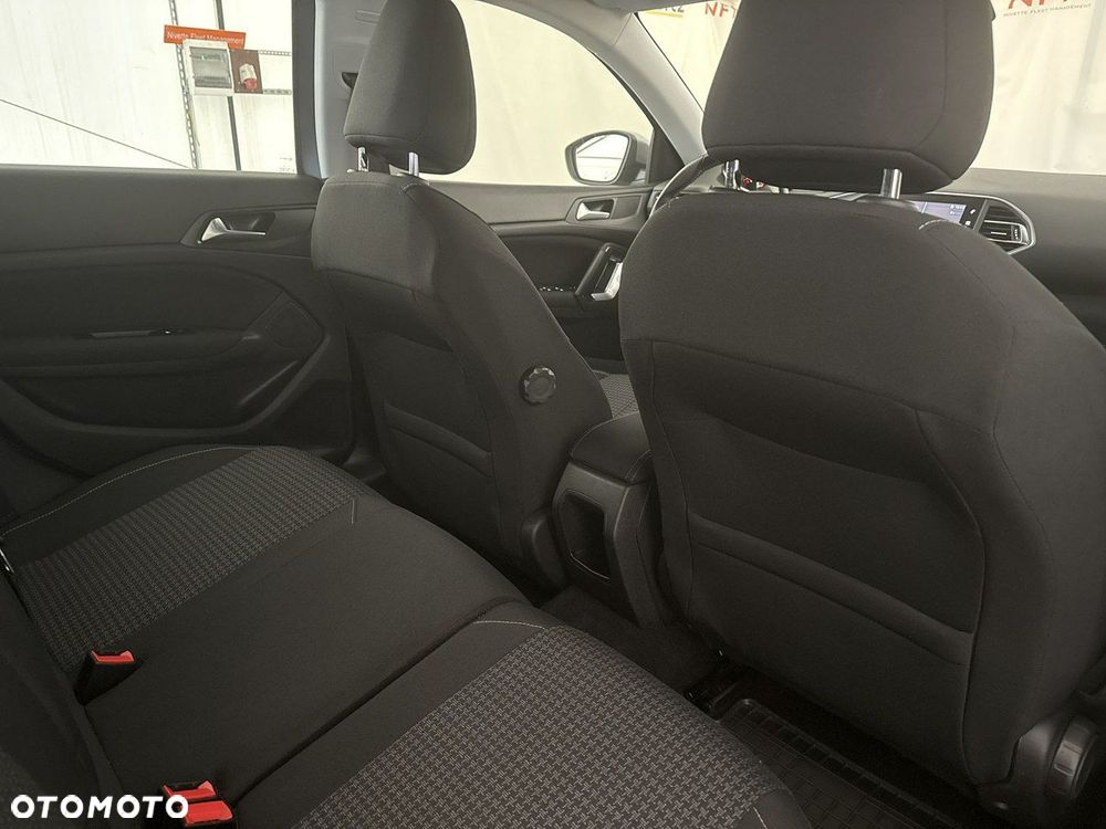 Peugeot 308 - 24