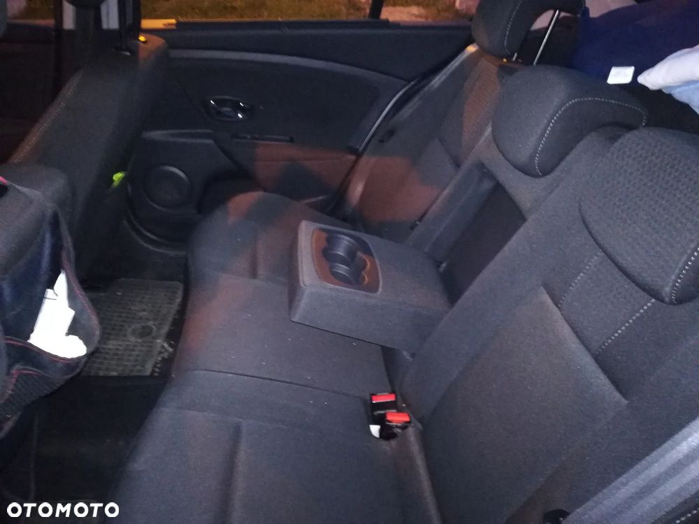 Renault Fluence - 12