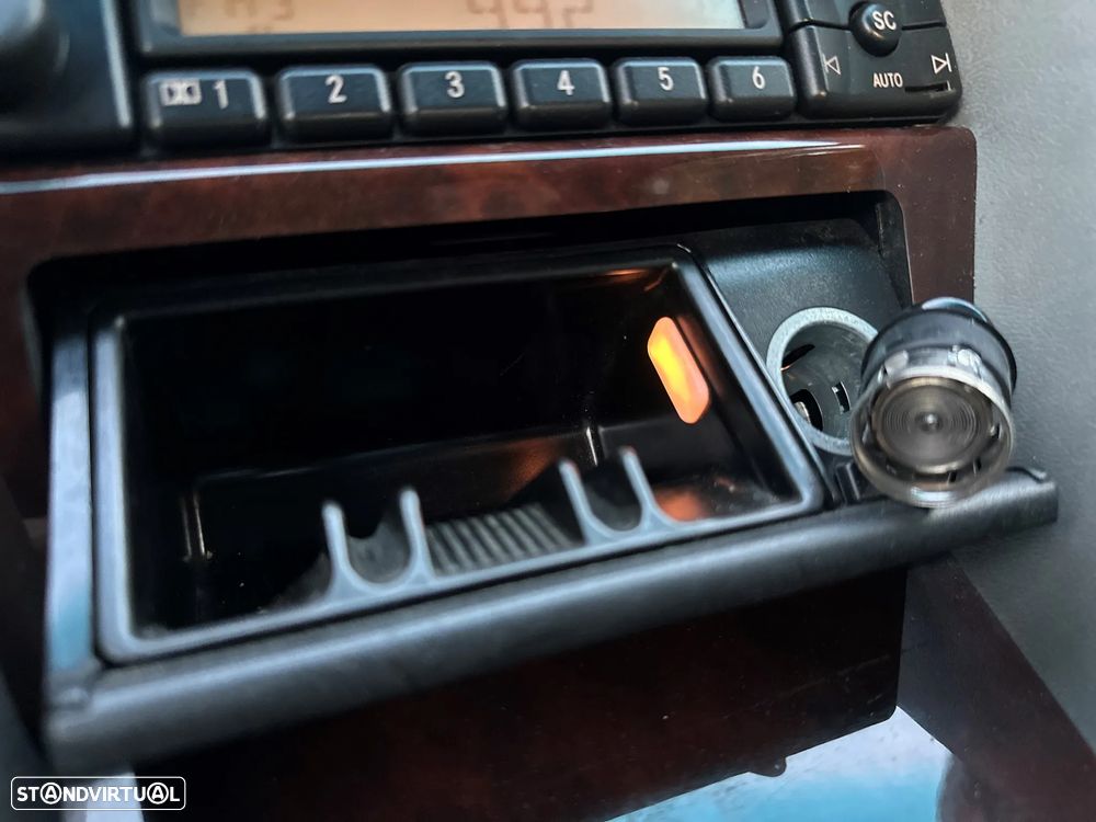 Mercedes-Benz E 200 - 24