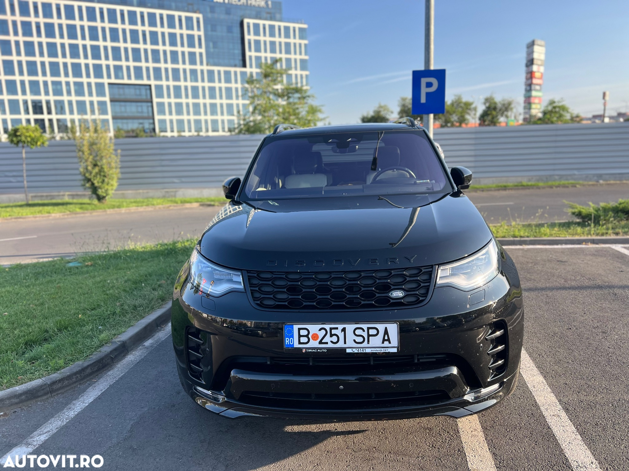 Land Rover Discovery 3.0D 250 MHEV R-Dynamic SE - 13