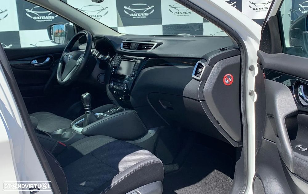 Nissan Qashqai 1.5 dCi N-Connecta - 22