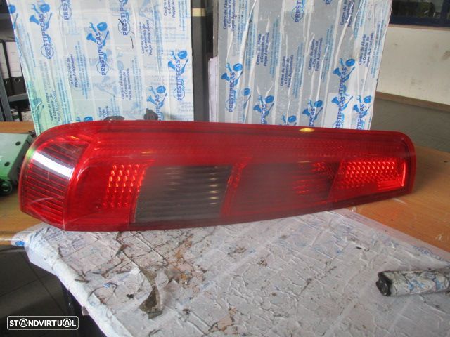 Farol Tras 2S5113A603A FORD FIESTA 2003 ESQ - 4