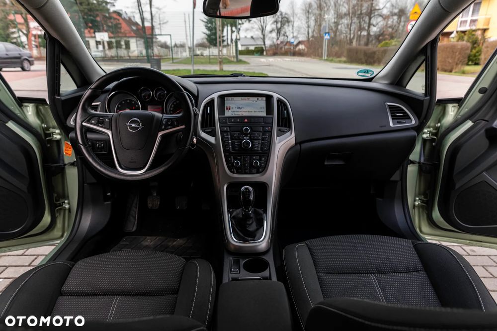 Opel Astra 1.4 Turbo - 21