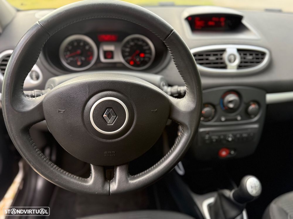 Renault Clio 1.2 16V Dynamique S - 12