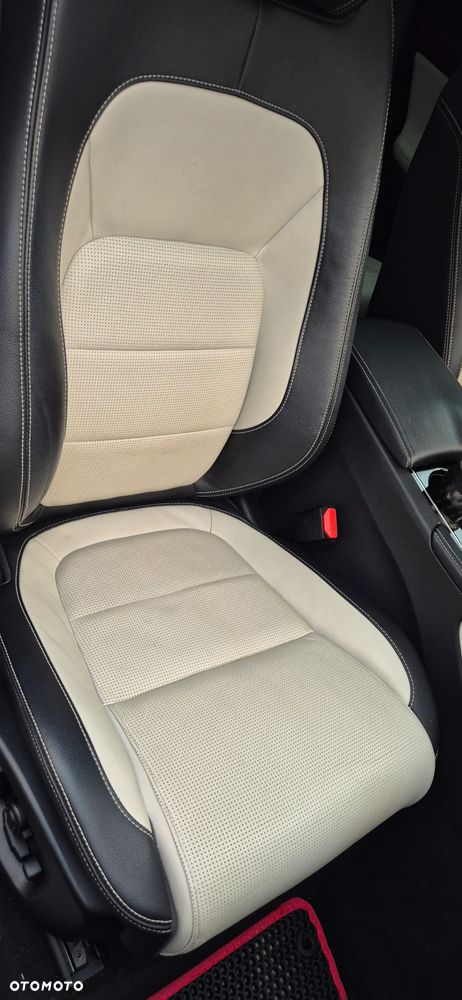 Jaguar F-Pace 20d AWD R-Sport - 35