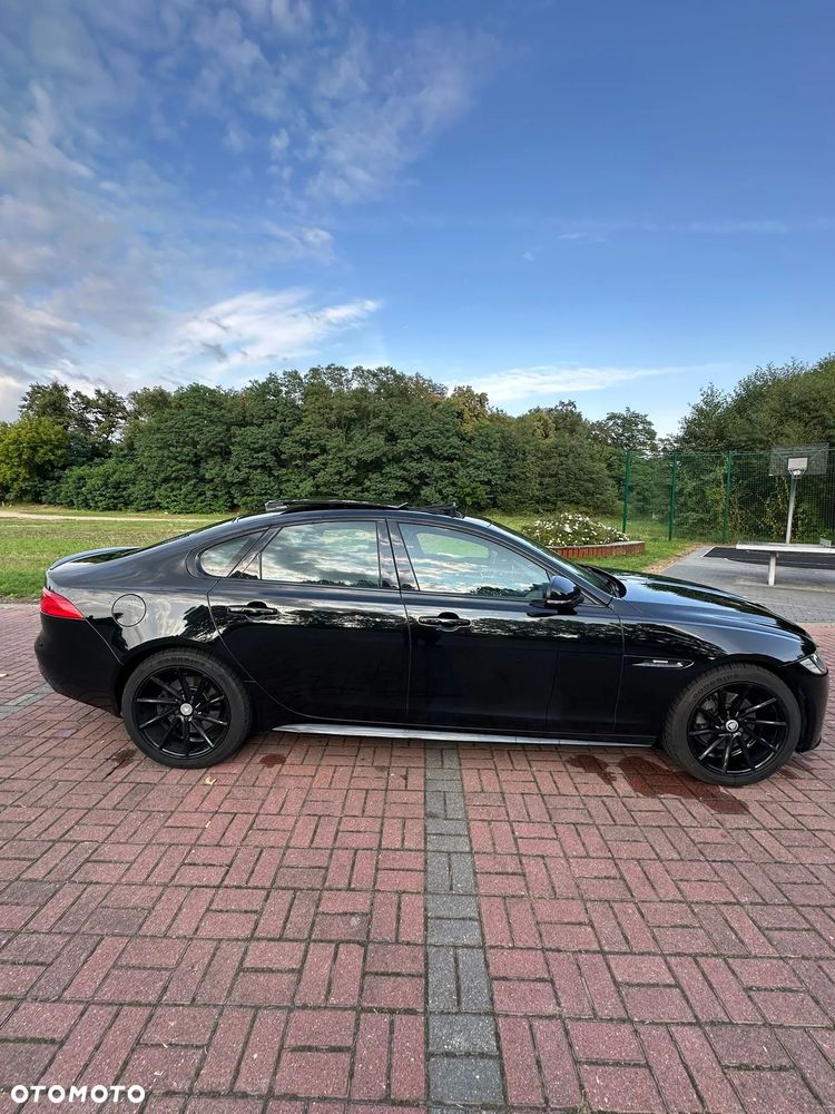 Jaguar XF 20d AWD R-Sport - 10