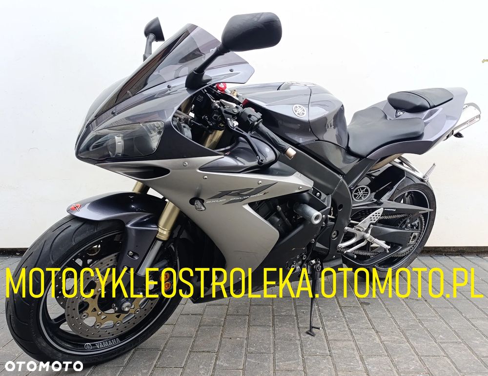 Yamaha R1 - 2