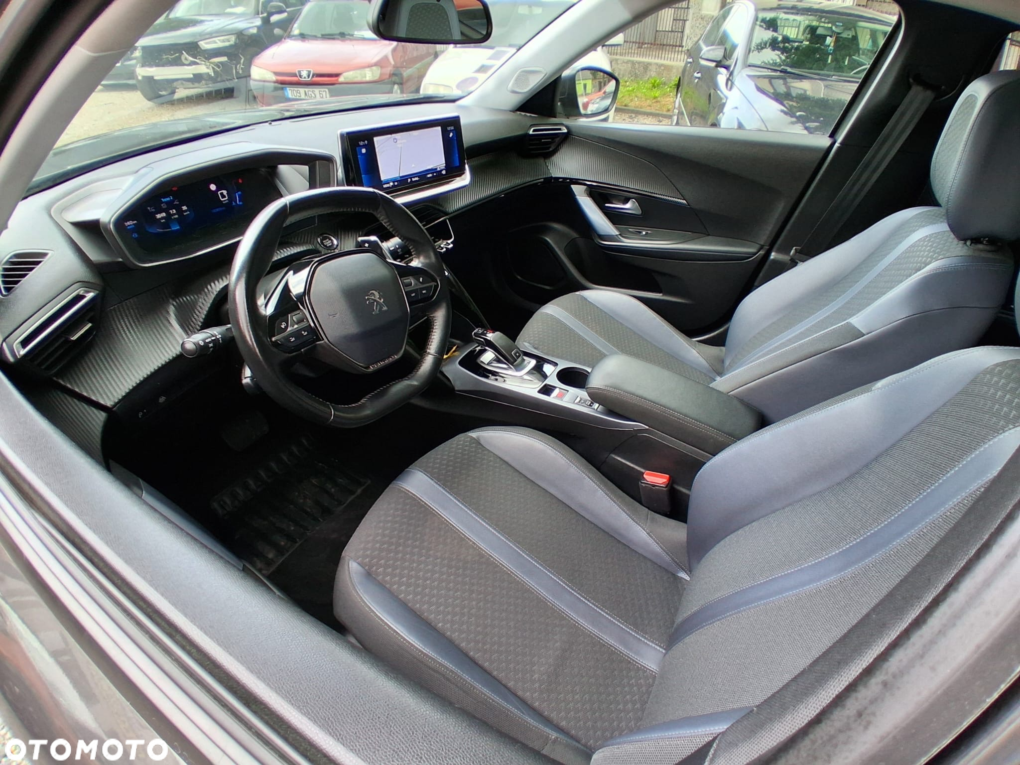 Peugeot 2008 PureTech 130 Allure S&S EAT8 - 14