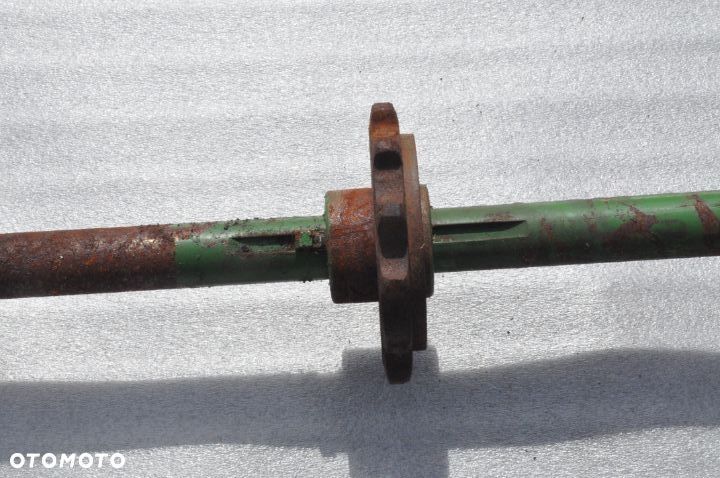 WAŁ GARDZIELI PODAJNIKA JOHN DEERE 1177 - 3