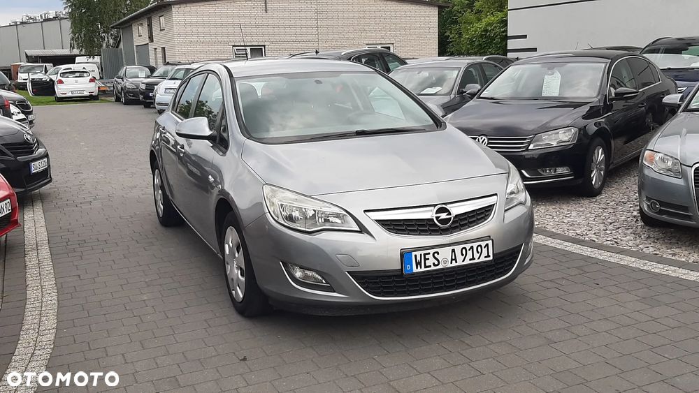 Opel Astra 1.6 Design Edition - 2